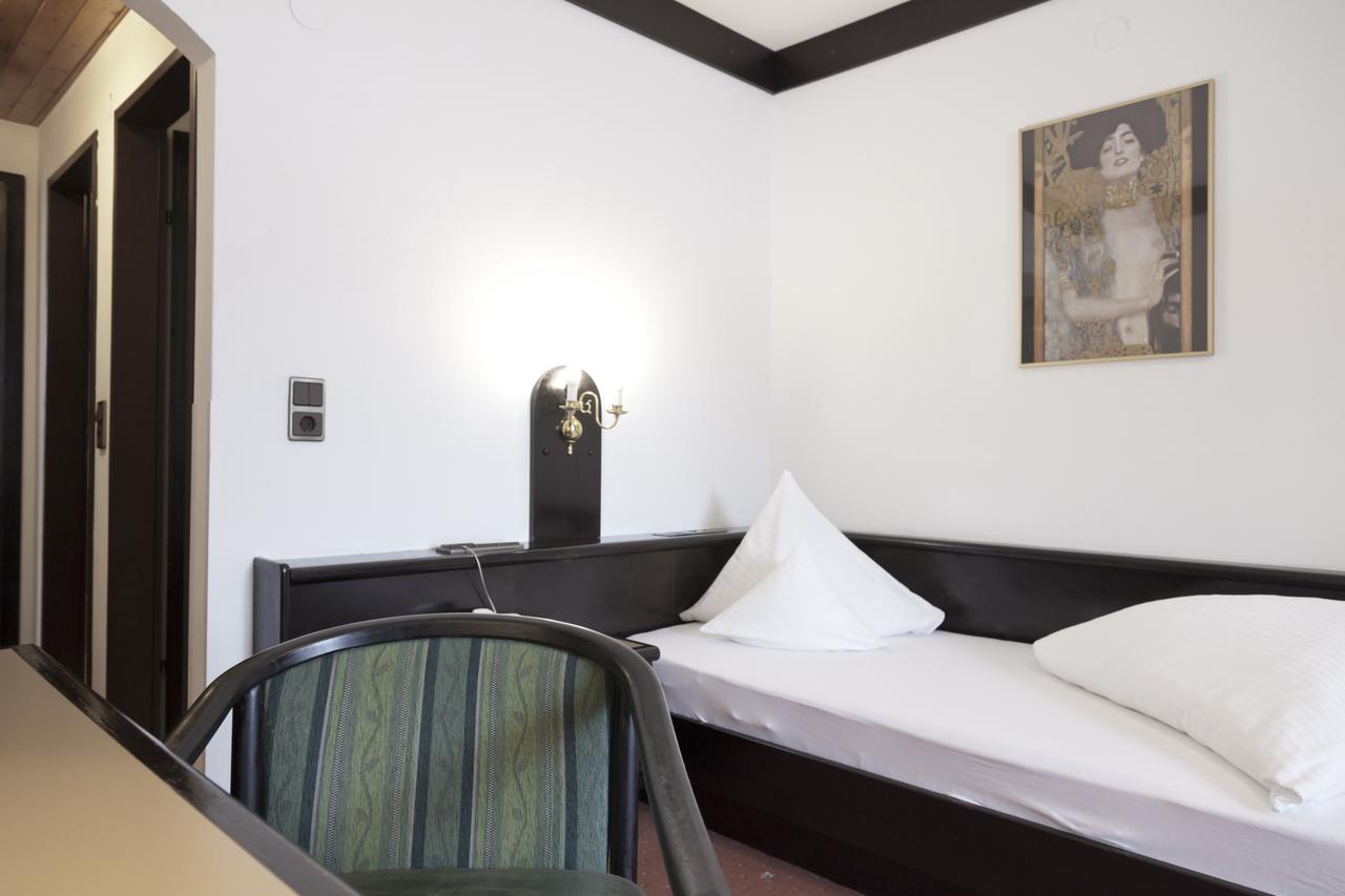 Hotel Neue Burg เนาดาส ภายนอก รูปภาพ